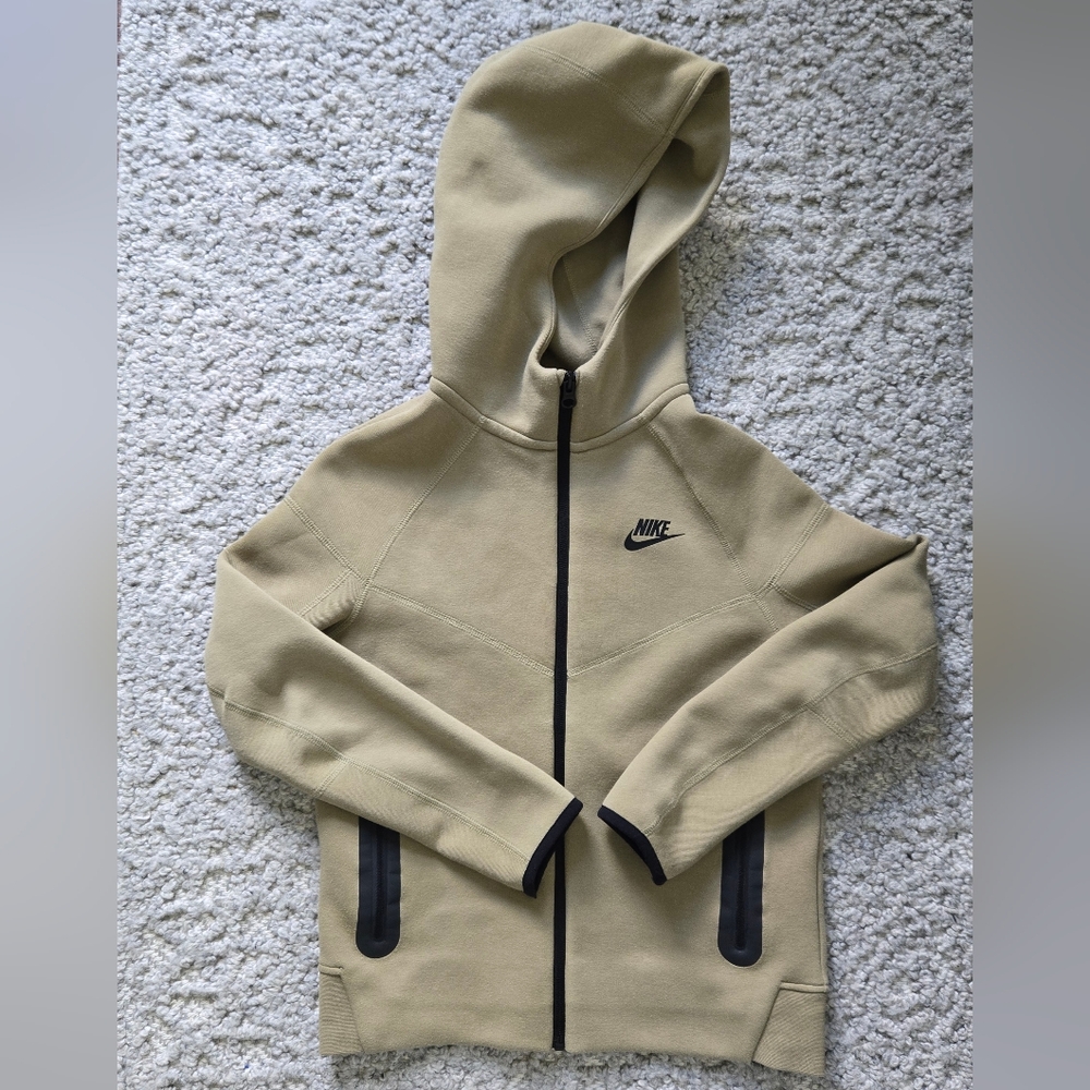 Nike Tech Fleece Full-Zip Hoodie